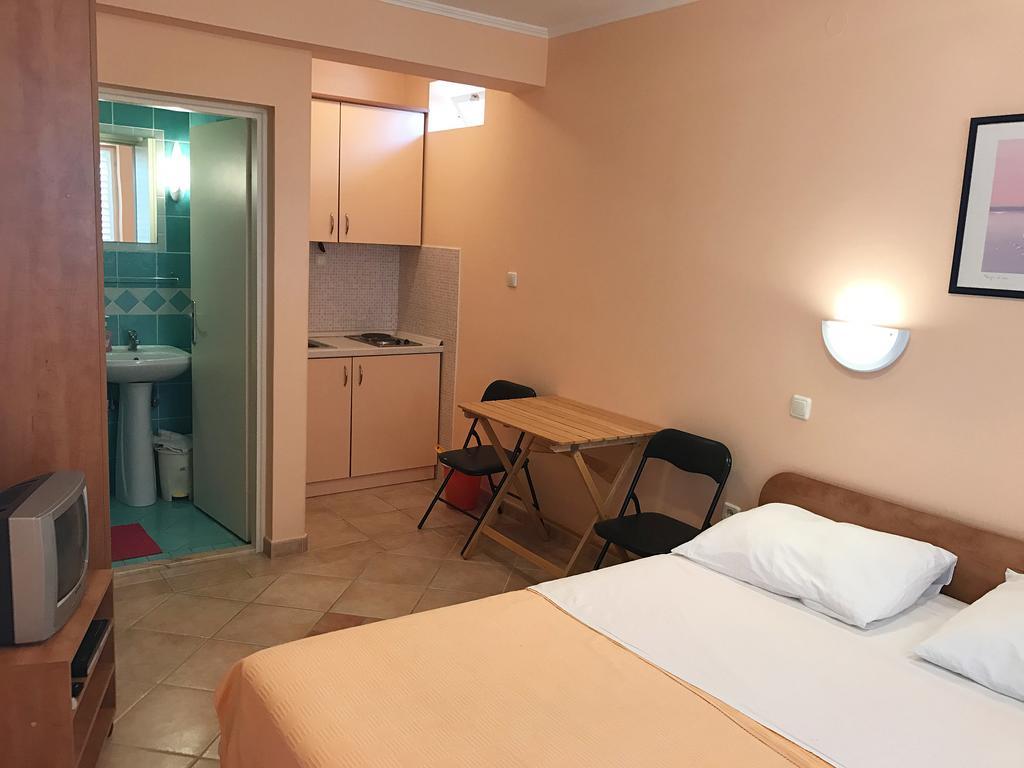 Antonio Apartments Trogir Bagian luar foto